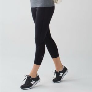 lululemon athletica Pace Rival Crop Black Running Pants Size 6 Pockets Mesh